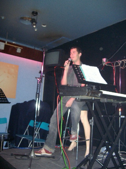 solistas054 * 480 x 640 * (23KB)