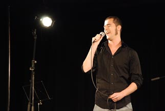 solistes085.jpg * 640 x 480 * (31KB)